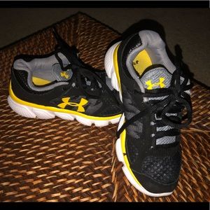 Boys Under Armour Running Shoes